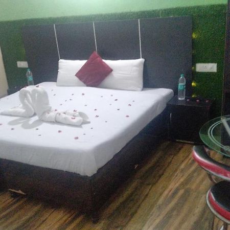 The Palm Tree -Family Stay Amritsar Exteriör bild