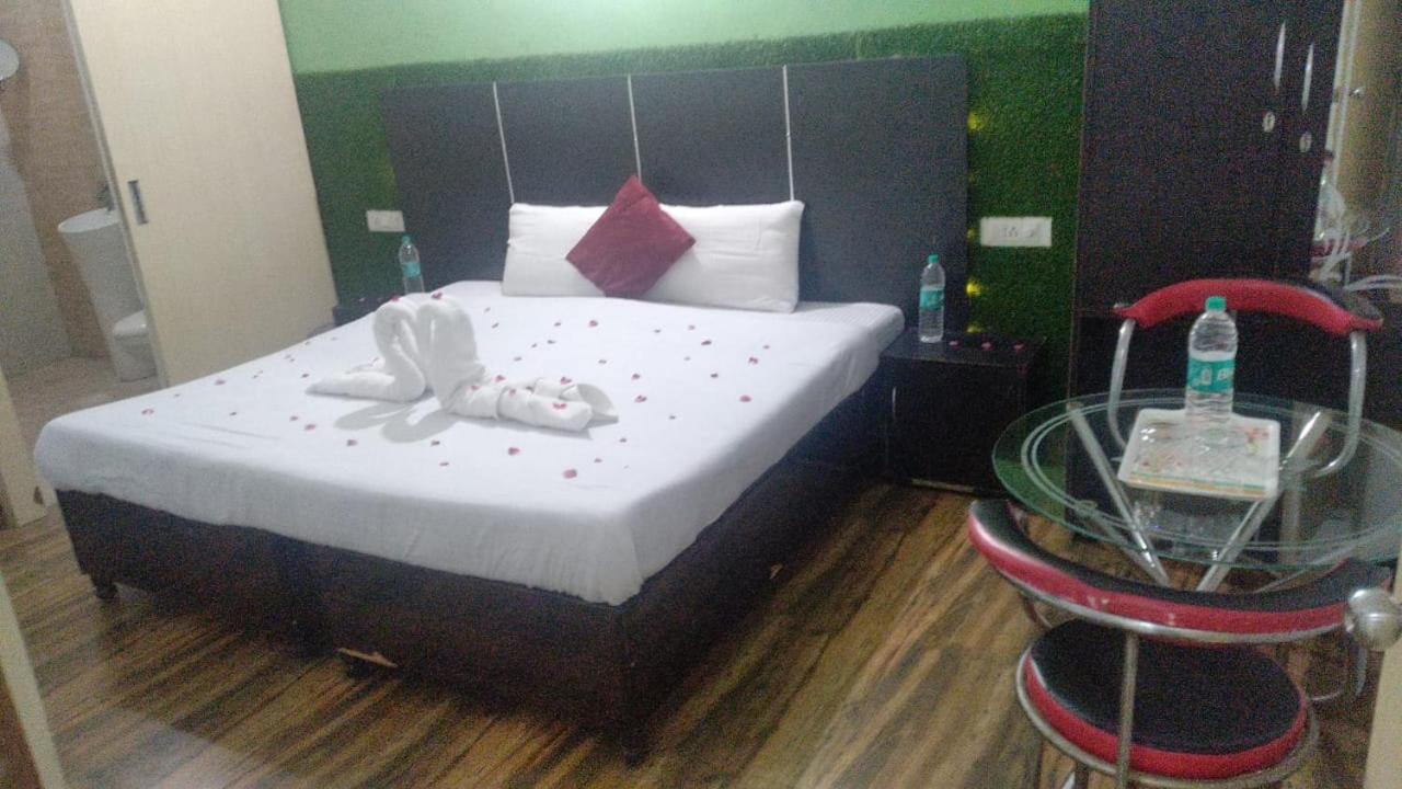 The Palm Tree -Family Stay Amritsar Exteriör bild
